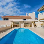 El Yuka , Heated Pool فيلة *