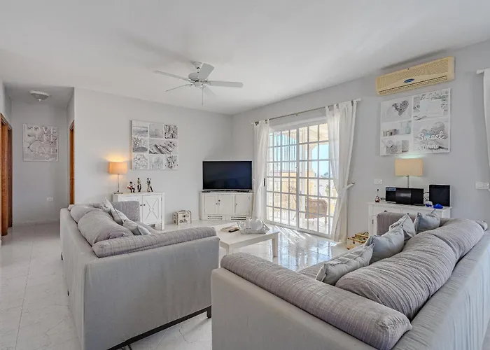 El Yuka , Heated Pool וילה