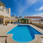Willa El Yuka , Heated Pool