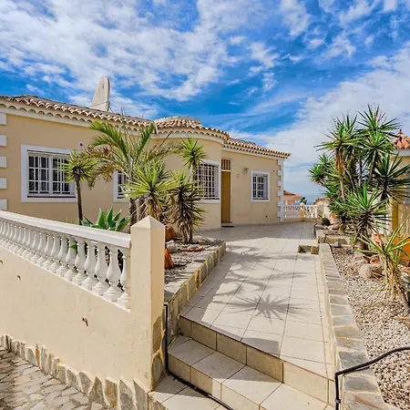 וילה El Yuka , Heated Pool *